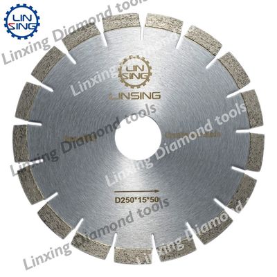 Diamanten gereedschappen voor het snijden van granietplaten Segmentgrootte 40*3,2*15mm Diameter 350mm