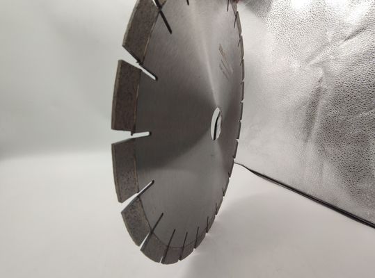 U-vorm Lava Stone Cutting 350mm Diamond Saw Blade Disc met Segment Size 40*3.3*15mm