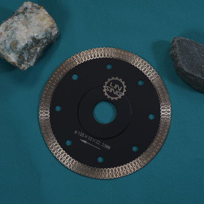 140 tanden Silent Mesh Diamond Circular Saw Blade voor het snijden van keramiek/porselein/dekton