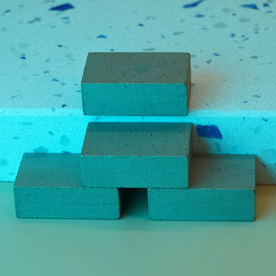 Snijden van Arabescato Orobico marmersteen met een goed diamantmarmergereedschap
