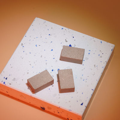Snijden van Arabescato Orobico marmersteen met een goed diamantmarmergereedschap