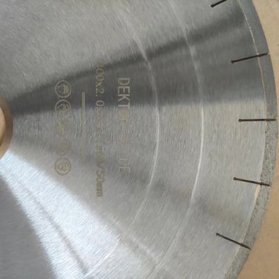 350 mm Dekton U-slot diamantzaagblad voor aangepaste ondersteuning en gegarandeerd snijden