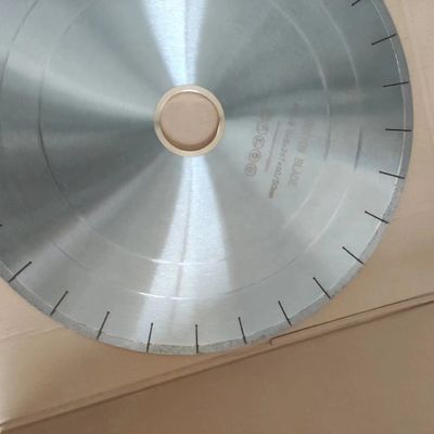 350 mm Dekton U-slot diamantzaagblad voor aangepaste ondersteuning en gegarandeerd snijden