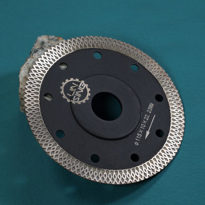 20/22.23/M14/25.4 Innerlijk gat D230MM X Mesh Turbo Cutting Blade Disc met lasergeweld proces