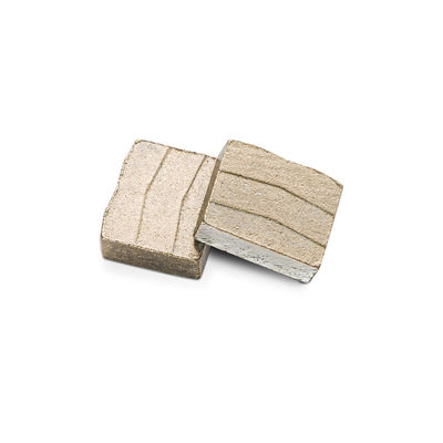 Meerlaagse diamanten puntsegmenten voor het snijden van natte granietblokstenen op een meerbladenzaag