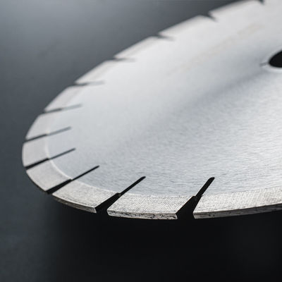 10 mm Arbor Grootte 400 mm 16 inch Diamond Segmented Cutting Disc voor brugzaagmachines