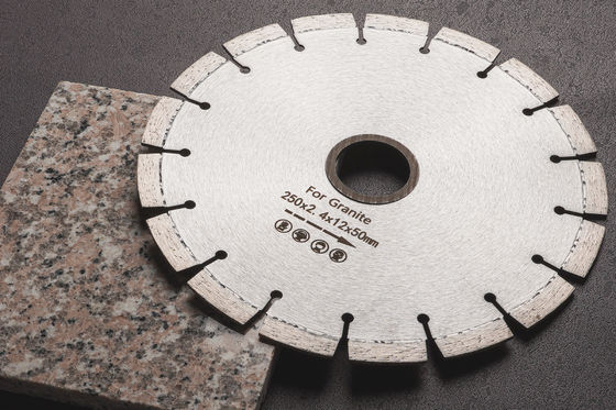 D105-D3500 mm Zilveren/zwarte diamantgereedschappen Granitzaagbladen voor verschillende diameters