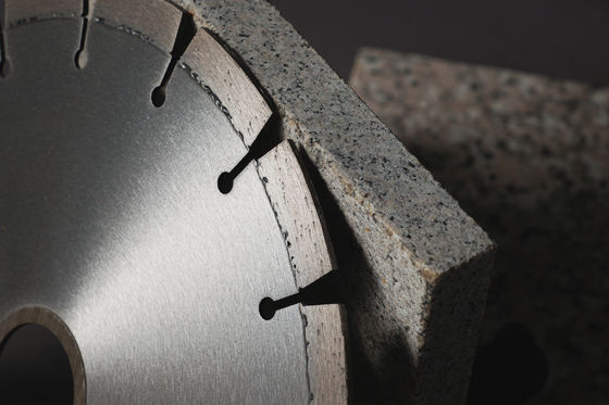 D105-D3500 mm Zilveren/zwarte diamantgereedschappen Granitzaagbladen voor verschillende diameters