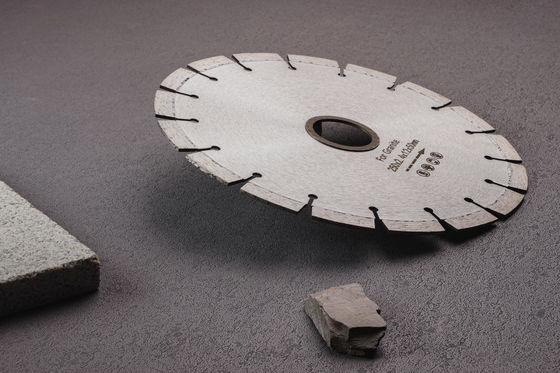 D105-D3500 mm Zilveren/zwarte diamantgereedschappen Granitzaagbladen voor verschillende diameters