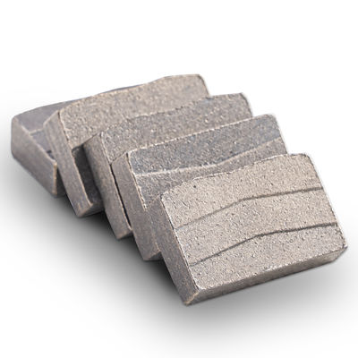 Messen 1200mm 48 inch Diamantzaagmessen Italië Tips 24*6.6/7.6*15mm Multi Diamant Segment voor het snijden van graniet