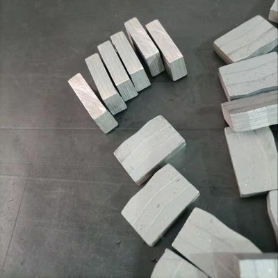 ODM 1600 mm enkelbladig graniet snijsegment 24 * 8,4 / 9,2 * 15 mm segmentsnijdertip