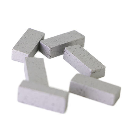 20*4.8/5.4*8mm Diamant metaal poeder band zag segment voor het snijden van medium harde granieten steen