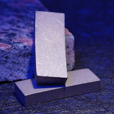 Diamantsegment metalen poeder koudpersmachine voor D2000 2500mm nat snijden in Indonesië